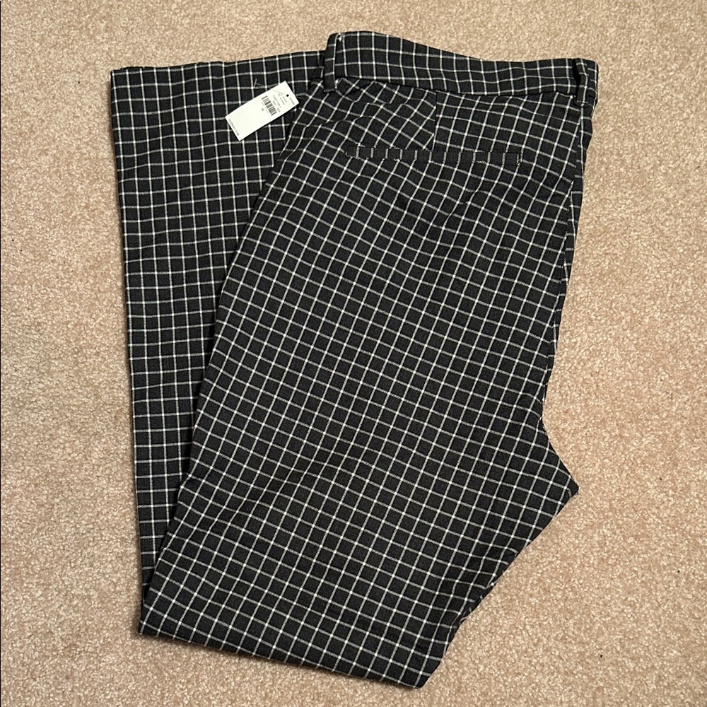 NWT Old Navy Pixie Flare Pants.